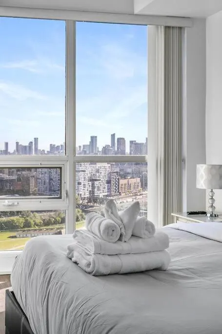 Apartment 1Bdrm Comfort Away From Home With Parking-Downtown Toronto Canada