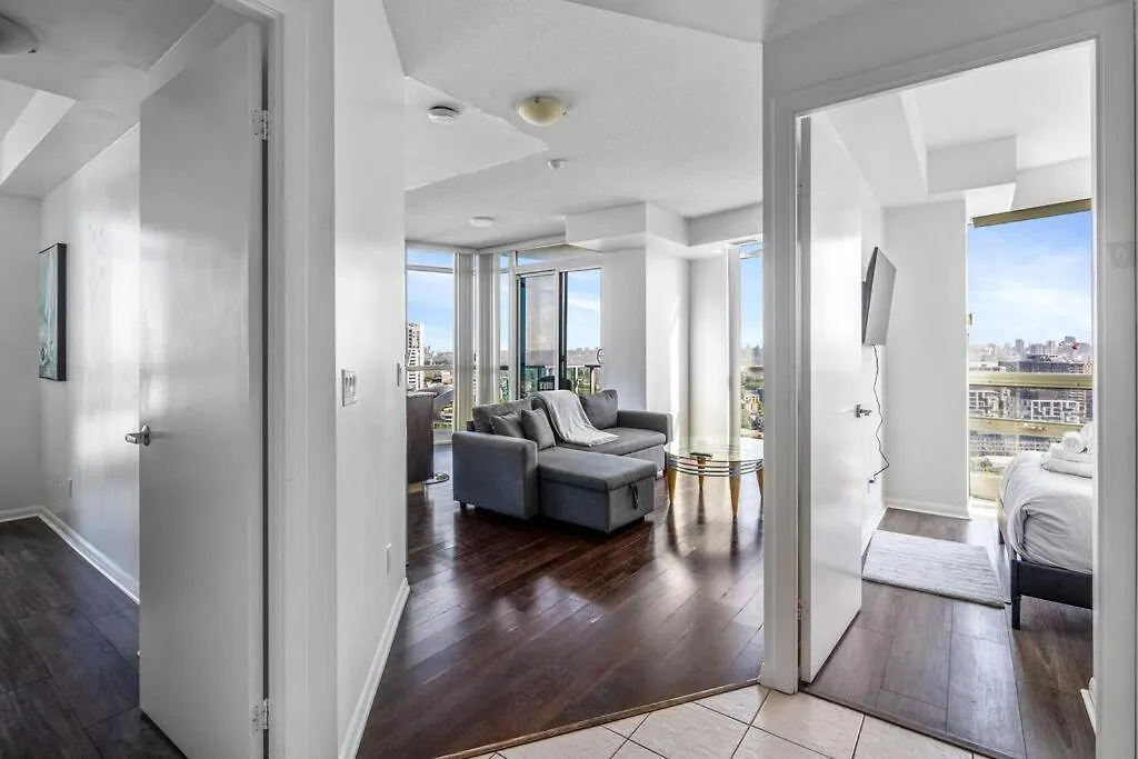 1Bdrm Comfort Away From Home With Parking-Downtown Toronto 0*,