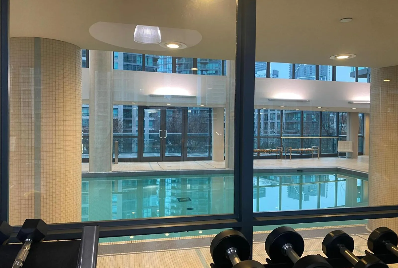 Apartment 1Bdrm Comfort Away From Home With Parking-Downtown Toronto